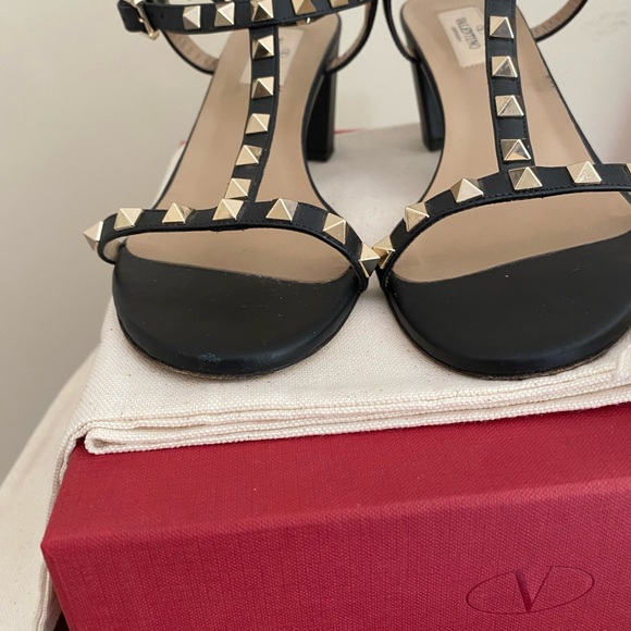 VALENTINO Rockstud Black T-Strap Block Heel Sandals 9/39 - Picture 6 of 6